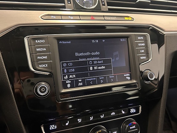 Volkswagen Passat 18 of 20