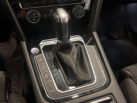 Volkswagen Passat 16 of 20