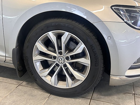 Volkswagen Passat 3 of 20