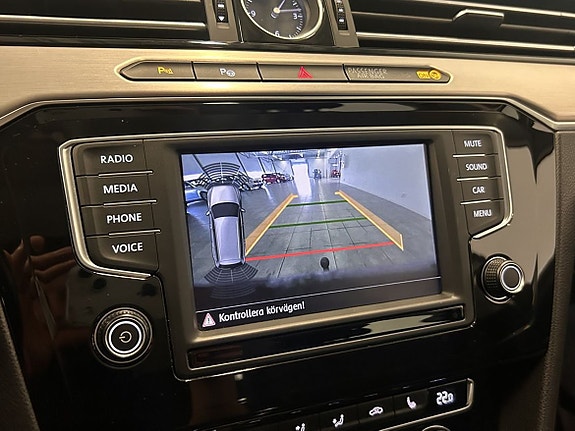 Volkswagen Passat 19 of 20