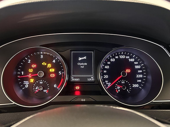 Volkswagen Passat 14 of 20