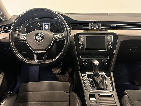 Volkswagen Passat 12 of 20
