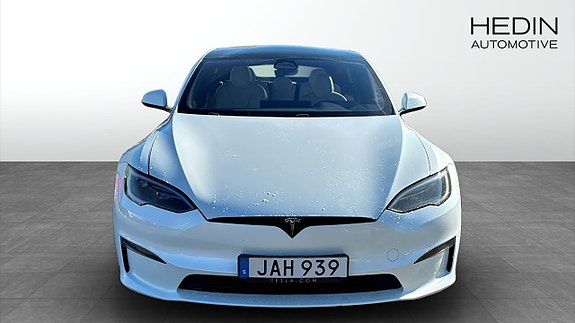 Tesla Model S 8 of 9