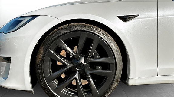 Tesla Model S 9 of 9