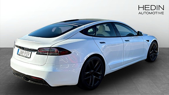 Tesla Model S 2 of 9