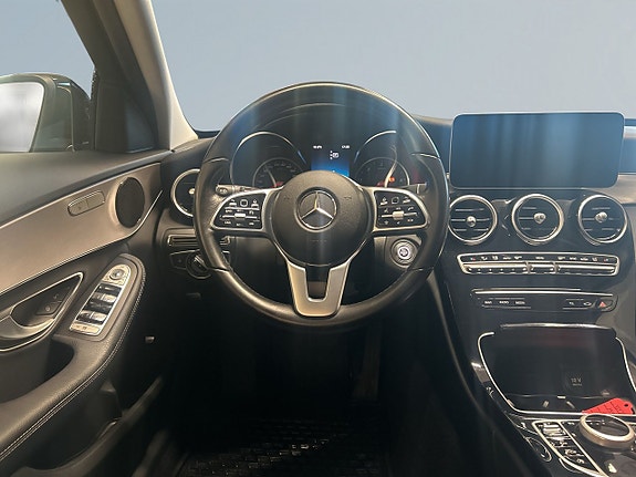Mercedes-Benz C200 9 of 19