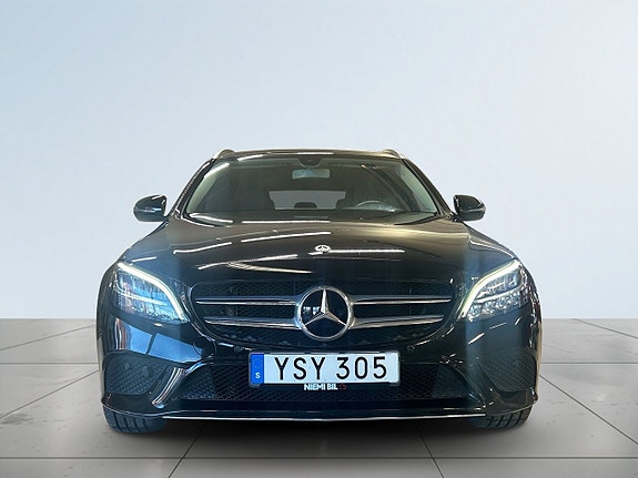 Mercedes-Benz C200 2 of 19