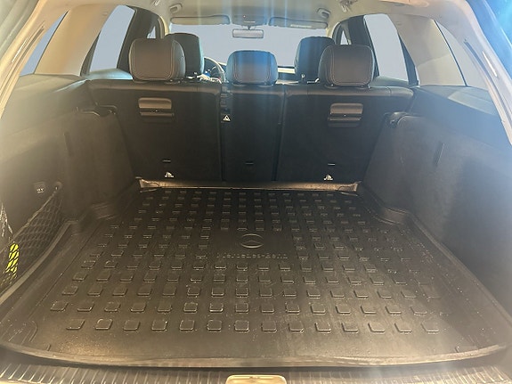 Mercedes-Benz C200 12 of 19