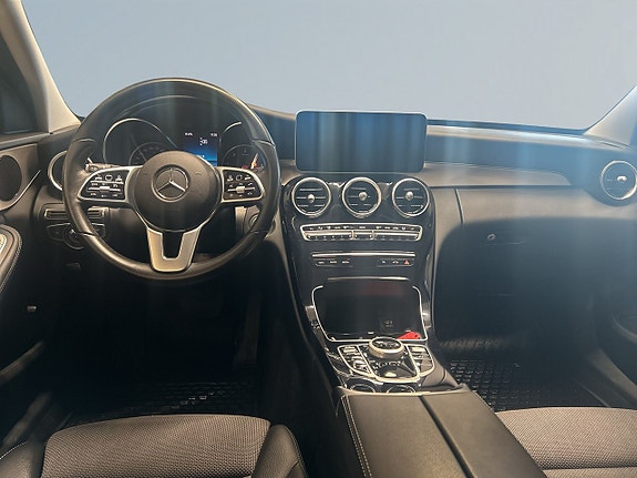 Mercedes-Benz C200 8 of 19