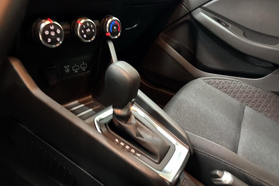 Renault Clio 13 of 15