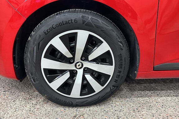 Renault Clio 9 of 15