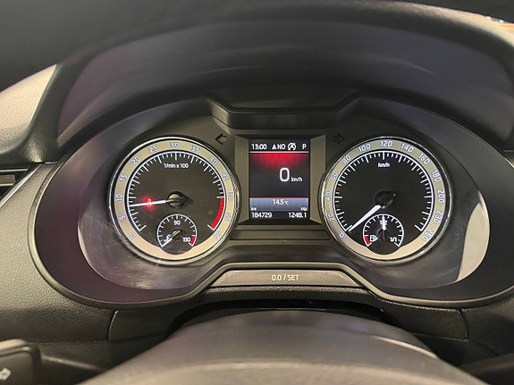Skoda Octavia Scout 10 of 14