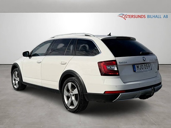 Skoda Octavia Scout 7 of 14