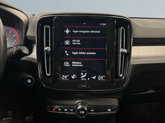 Volvo XC40 11 of 19
