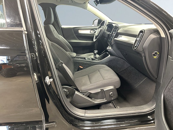 Volvo XC40 10 of 19