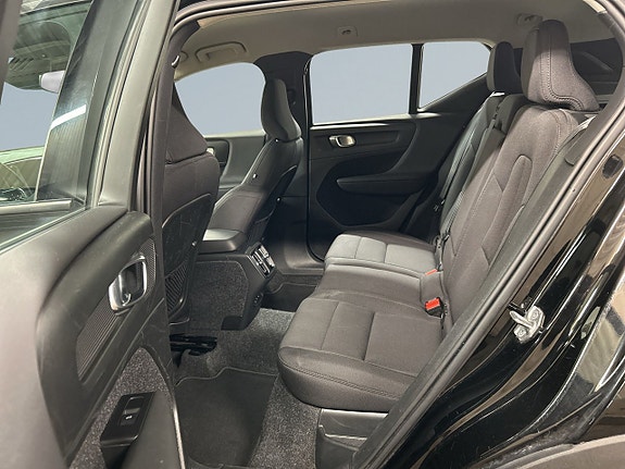 Volvo XC40 13 of 19