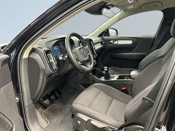Volvo XC40 7 of 19