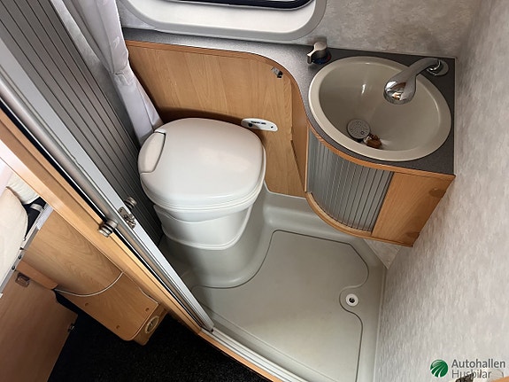 Adria TWIN 600 / VECKANS KLIPP / Tvärbädd / 15 of 16