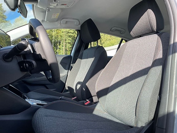 Peugeot 208 6 of 11