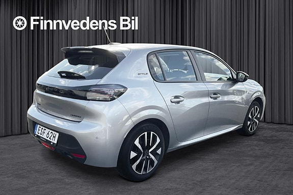 Peugeot 208 5 of 11