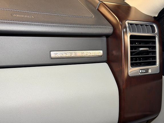 Land Rover Range Rover 27 of 30