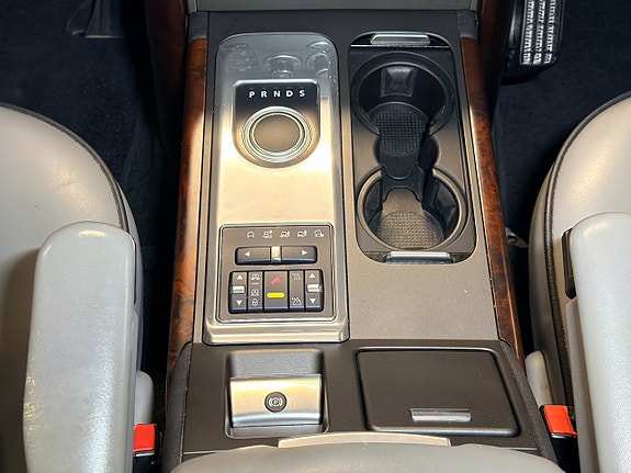 Land Rover Range Rover 28 of 30