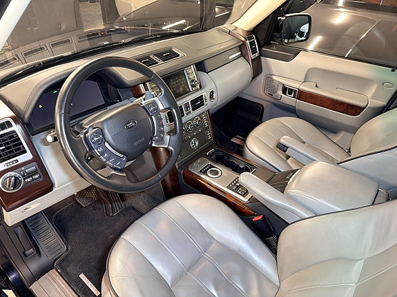 Land Rover Range Rover 13 of 30