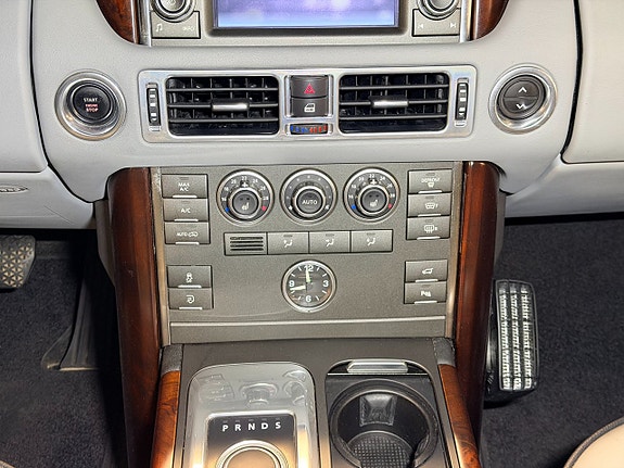 Land Rover Range Rover 25 of 30