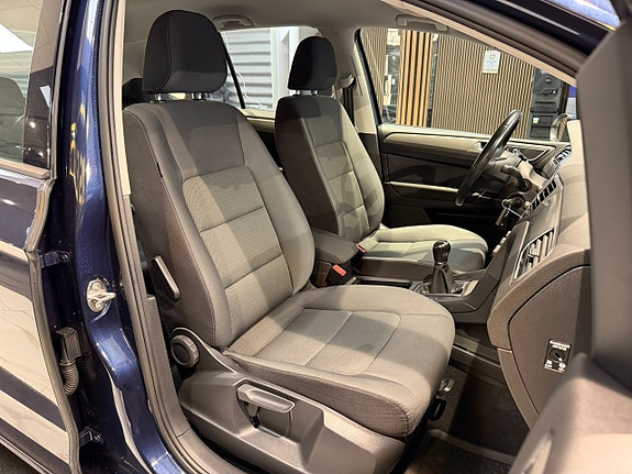 Volkswagen Golf Sportsvan 24 of 29