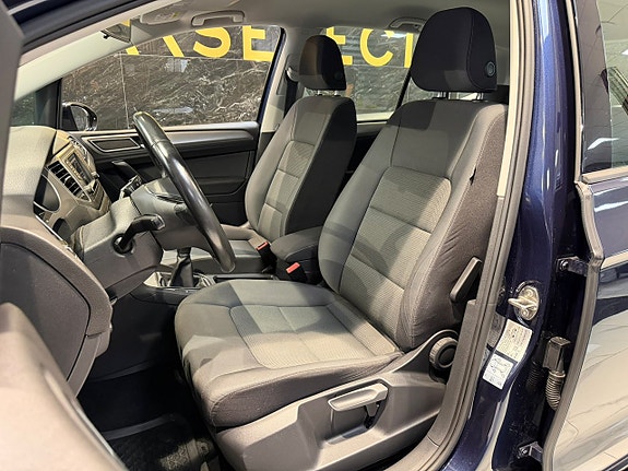 Volkswagen Golf Sportsvan 20 of 29