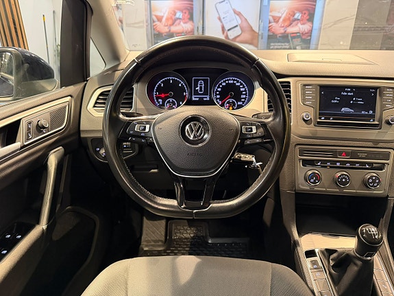 Volkswagen Golf Sportsvan 10 of 29