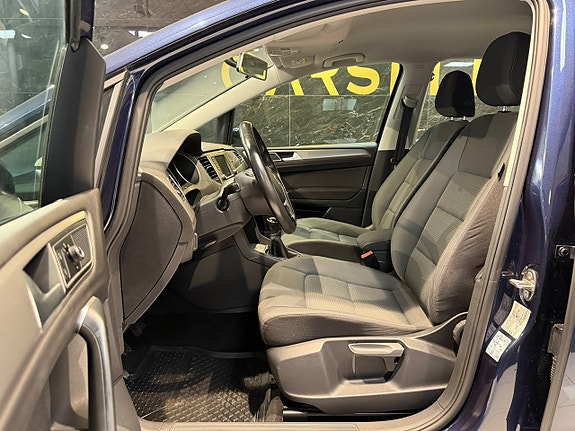 Volkswagen Golf Sportsvan 19 of 29