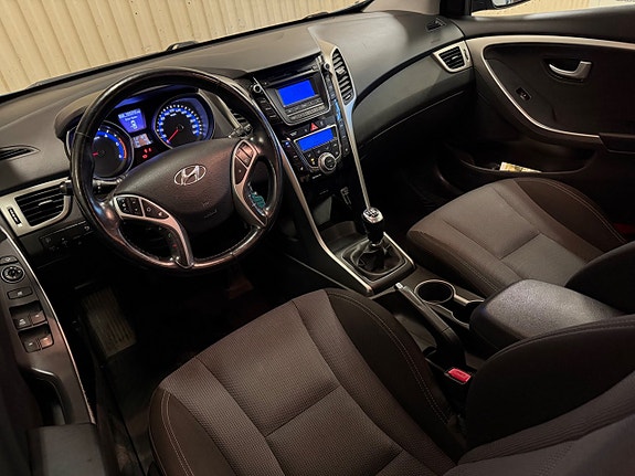 Hyundai i30 8 of 10