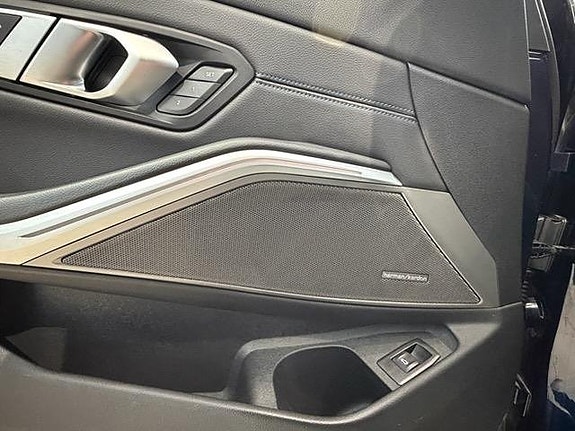 BMW M340i 9 of 15