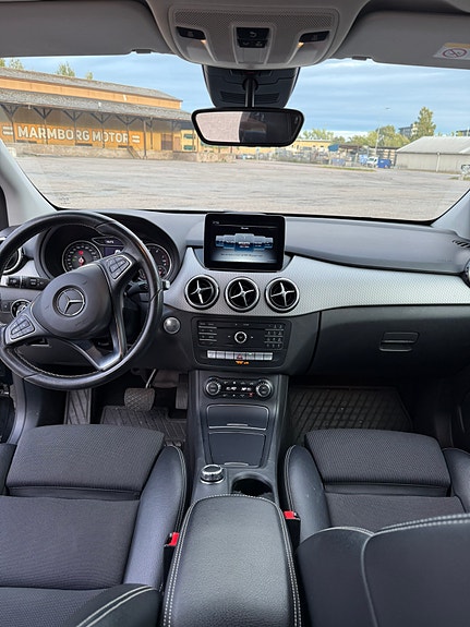 Mercedes-Benz B180 8 of 15