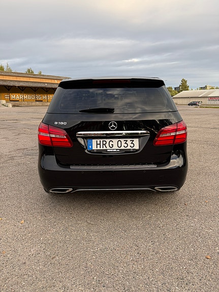 Mercedes-Benz B180 6 of 15