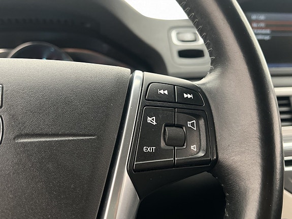Volvo V70 17 of 28