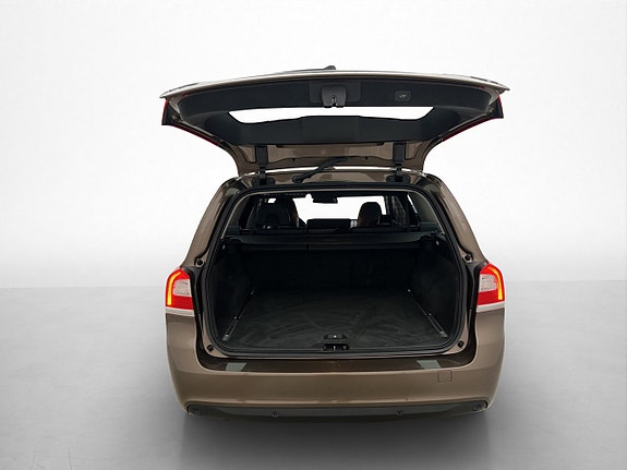 Volvo V70 9 of 28