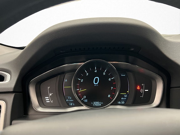 Volvo V70 16 of 28