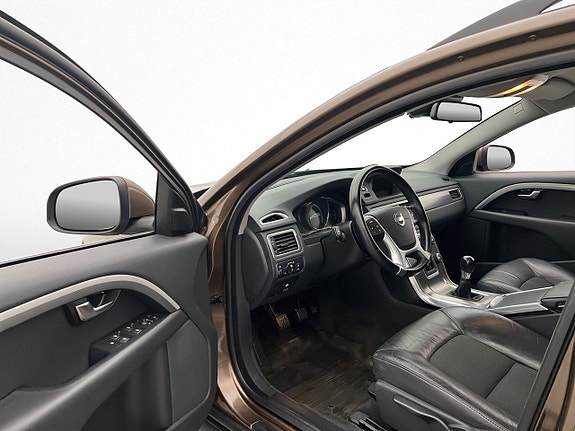 Volvo V70 11 of 28