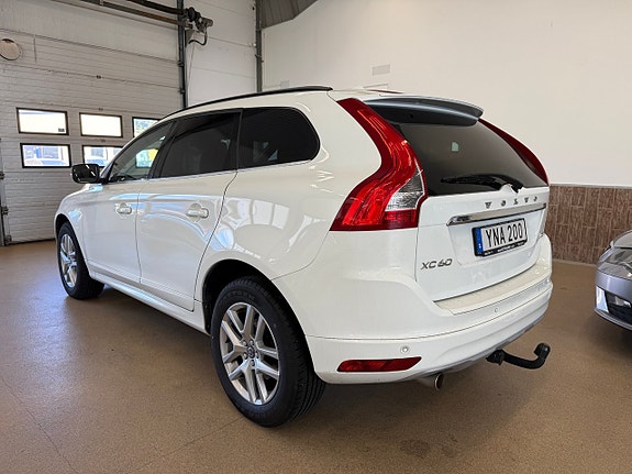 Volvo XC60 3 of 4