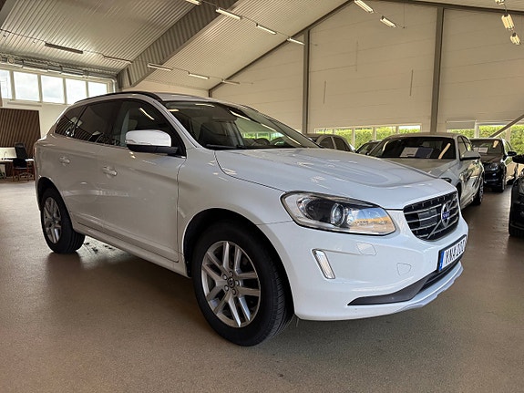 Volvo XC60 2 of 4
