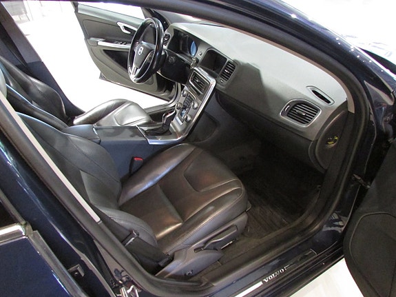 Volvo V60 10 of 19