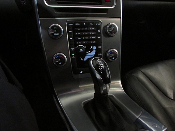 Volvo V60 16 of 19