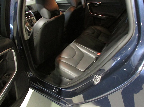 Volvo V60 11 of 19