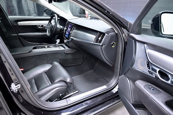 Volvo V90 13 of 30
