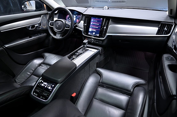 Volvo V90 16 of 30