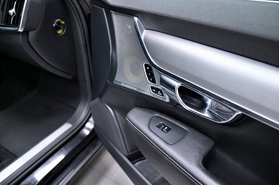 Volvo V90 14 of 30