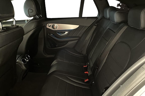 Mercedes-Benz C220 9 of 19