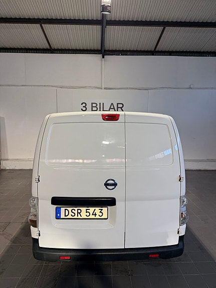 Nissan e-NV200 8 of 13